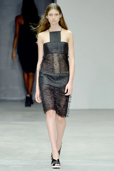 Look 32